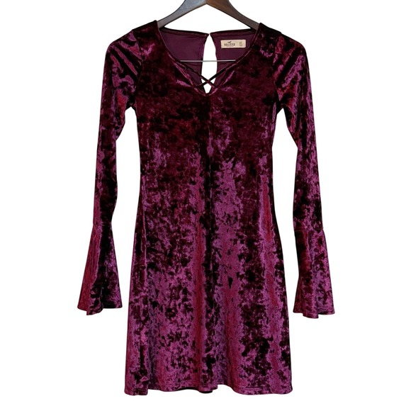 Hollister Dress Size XS Velvet Crushed Bell Sleeve V Neck‎ Burgundy Juniors - Picture 2 of 7